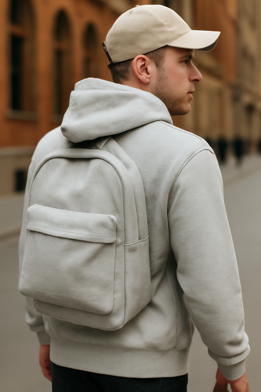 How to Choose the Perfect Travel Hoodie for Your Adventures